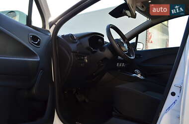 Хэтчбек Renault Zoe 2021 в 