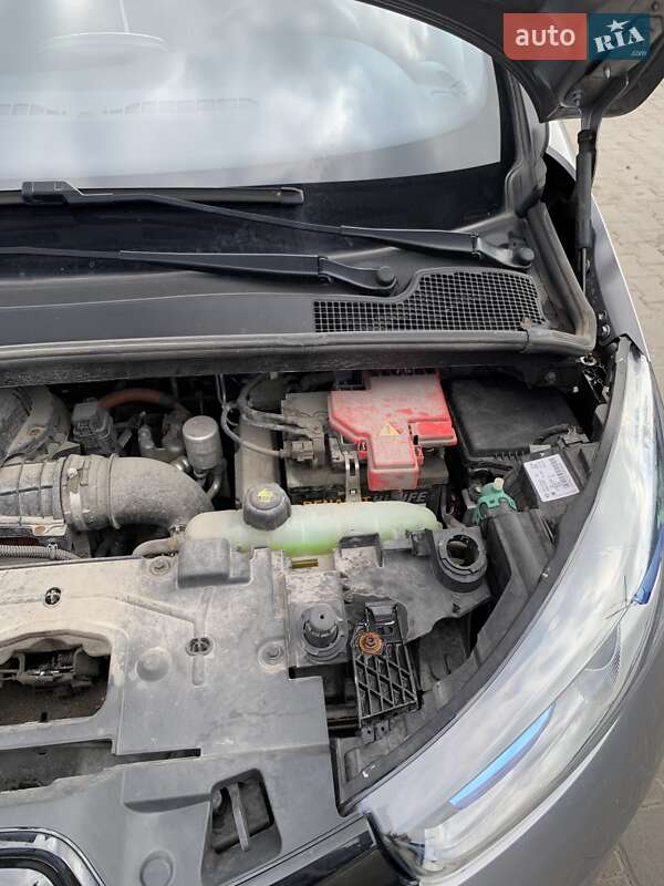 Хэтчбек Renault Zoe 2015 в Ровно