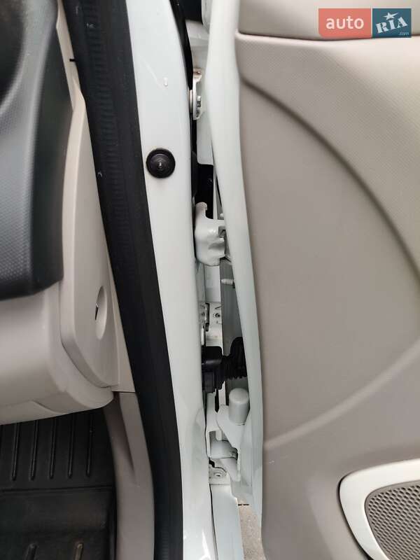 Хетчбек Renault Zoe 2018 в Дрогобичі фото 12 Хетчбек Renault Zoe 2018 в Дрогобичі