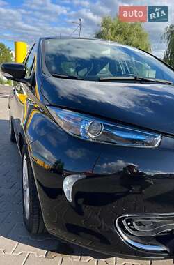 Хэтчбек Renault Zoe 2016 в 