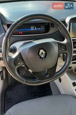 Хэтчбек Renault Zoe 2016 в 