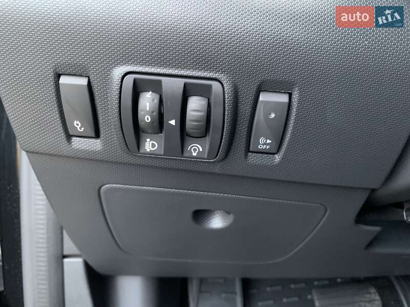 Хэтчбек Renault Zoe 2017 в Луцке фото 31 Хэтчбек Renault Zoe 2017 в Луцке