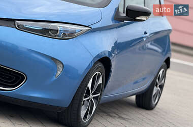 Хэтчбек Renault Zoe 2017 в 