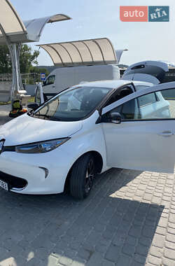 Хэтчбек Renault Zoe 2017 в 