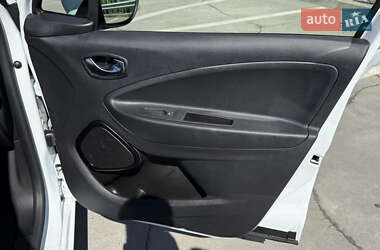 Хэтчбек Renault Zoe 2021 в 
