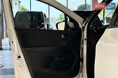 Хэтчбек Renault Zoe 2020 в 