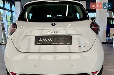 Хэтчбек Renault Zoe 2020 в 