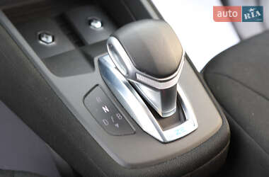 Хэтчбек Renault Zoe 2022 в 