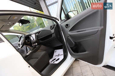 Хэтчбек Renault Zoe 2022 в 