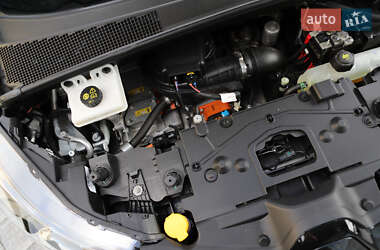 Хэтчбек Renault Zoe 2022 в 