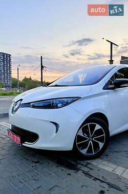 Хэтчбек Renault Zoe 2017 в 
