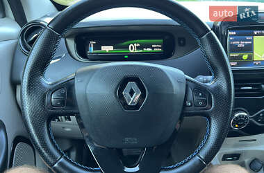 Хэтчбек Renault Zoe 2017 в 