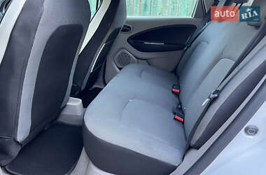 Хэтчбек Renault Zoe 2017 в 
