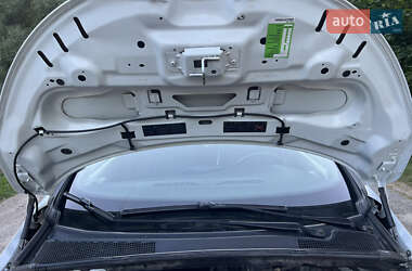 Хэтчбек Renault Zoe 2017 в 