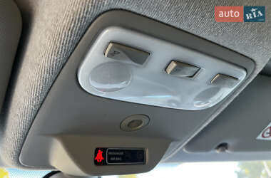 Хэтчбек Renault Zoe 2014 в 