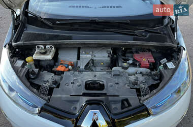 Хэтчбек Renault Zoe 2014 в 