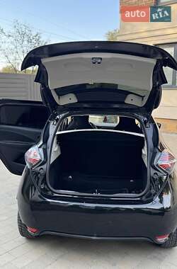 Хэтчбек Renault Zoe 2020 в 