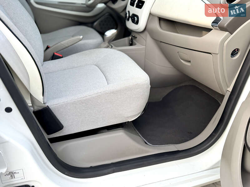 Хэтчбек Renault Zoe 2017 в Самборе фото 40 Хэтчбек Renault Zoe 2017 в Самборе