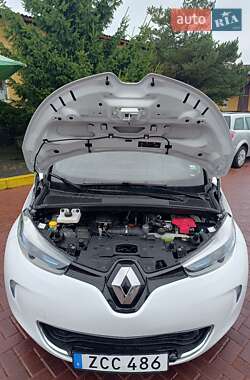 Хэтчбек Renault Zoe 2017 в 