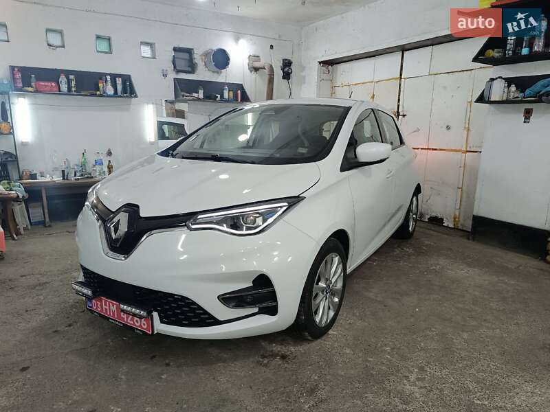 Хэтчбек Renault Zoe 2021 в 