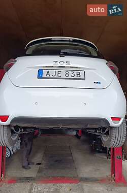 Хэтчбек Renault Zoe 2021 в 