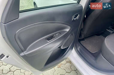 Хэтчбек Renault Zoe 2017 в 
