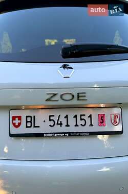 Хэтчбек Renault Zoe 2017 в 