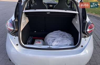 Хэтчбек Renault Zoe 2021 в 