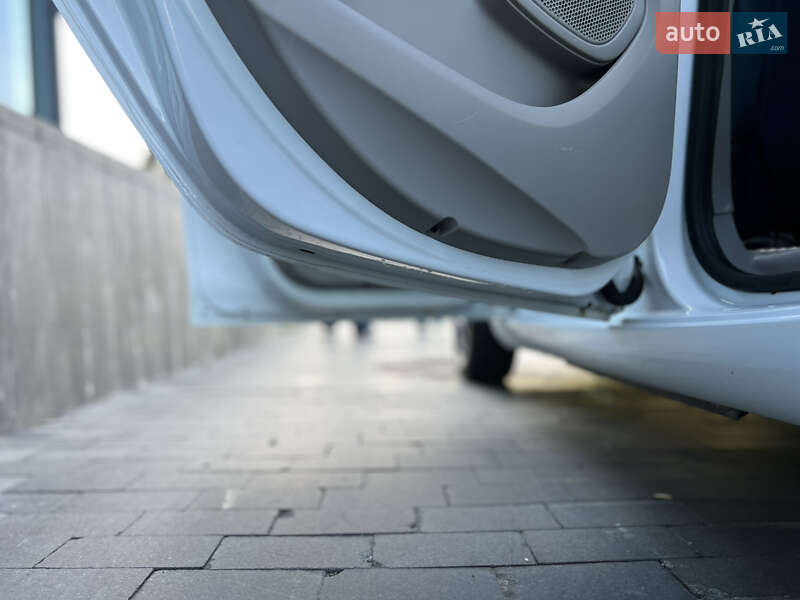 Хэтчбек Renault Zoe 2013 в Тернополе