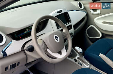 Хэтчбек Renault Zoe 2014 в 