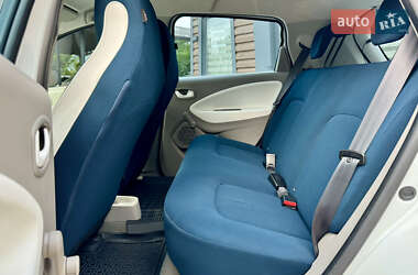 Хэтчбек Renault Zoe 2014 в 