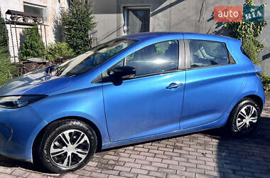 Хэтчбек Renault Zoe 2019 в 
