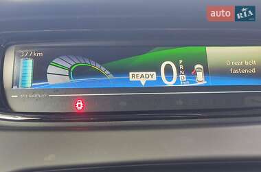 Хэтчбек Renault Zoe 2019 в 