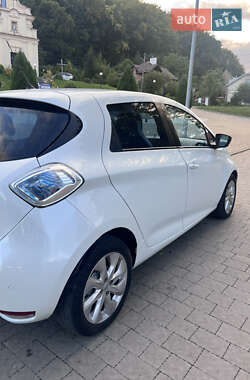 Хэтчбек Renault Zoe 2015 в 