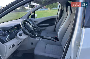Хэтчбек Renault Zoe 2015 в 