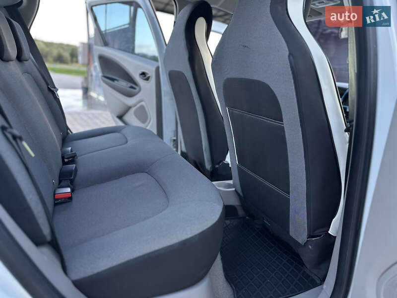 Хэтчбек Renault Zoe 2015 в Черновцах фото 11 Хэтчбек Renault Zoe 2015 в Черновцах