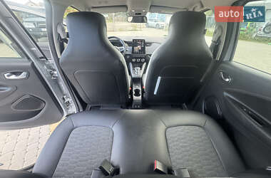 Хэтчбек Renault Zoe 2020 в 