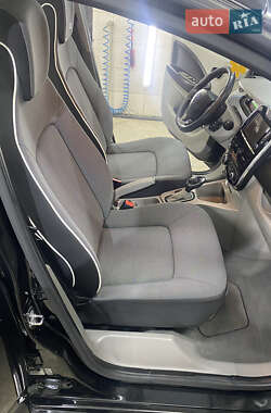 Хэтчбек Renault Zoe 2013 в 