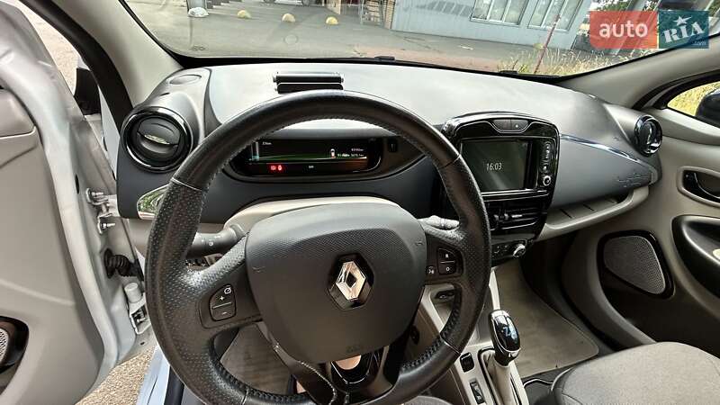 Хэтчбек Renault Zoe 2016 в Киеве фото 14 Хэтчбек Renault Zoe 2016 в Киеве