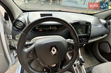 Хэтчбек Renault Zoe 2016 в 