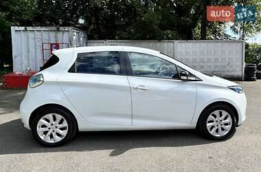 Хэтчбек Renault Zoe 2016 в 