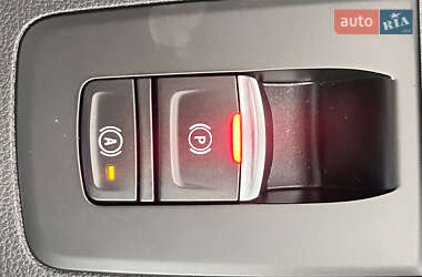 Хэтчбек Renault Zoe 2020 в 