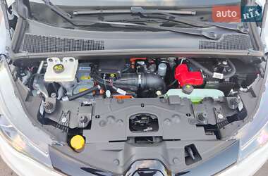 Хэтчбек Renault Zoe 2020 в 