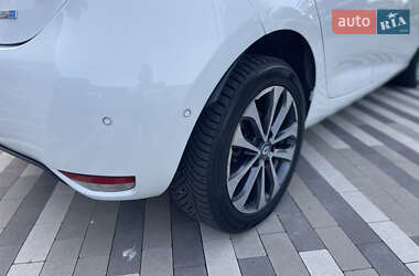 Хэтчбек Renault Zoe 2020 в 