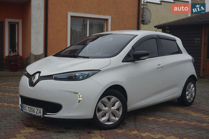 Хэтчбек Renault Zoe 2015 в 