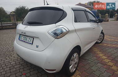 Хэтчбек Renault Zoe 2015 в 