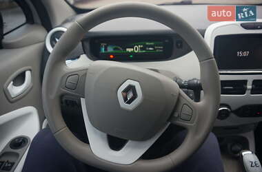 Хэтчбек Renault Zoe 2015 в 
