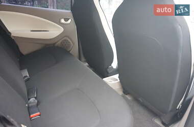 Хэтчбек Renault Zoe 2015 в 