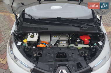 Хэтчбек Renault Zoe 2015 в 