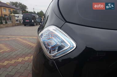 Хэтчбек Renault Zoe 2016 в 